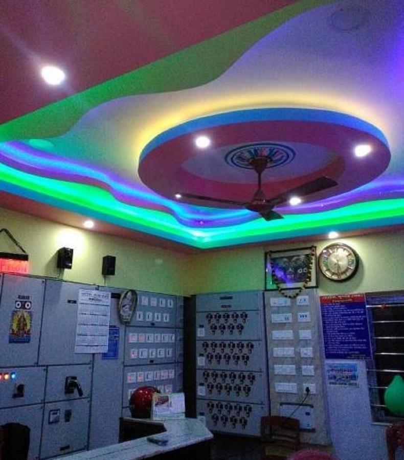 Pushpak Hotel