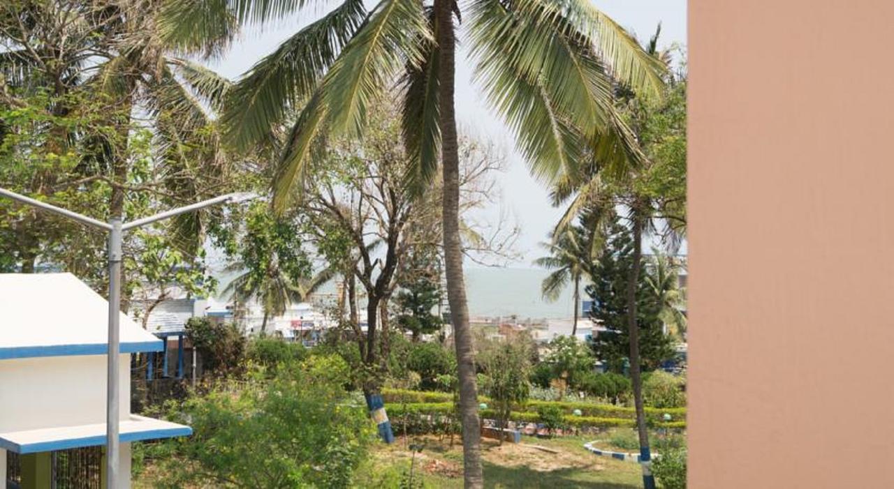 Pushpak Hotel